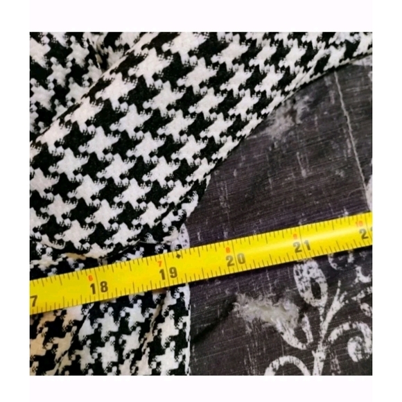 Elegant Houndstooth Women's Blazer - Picture 9 of 10